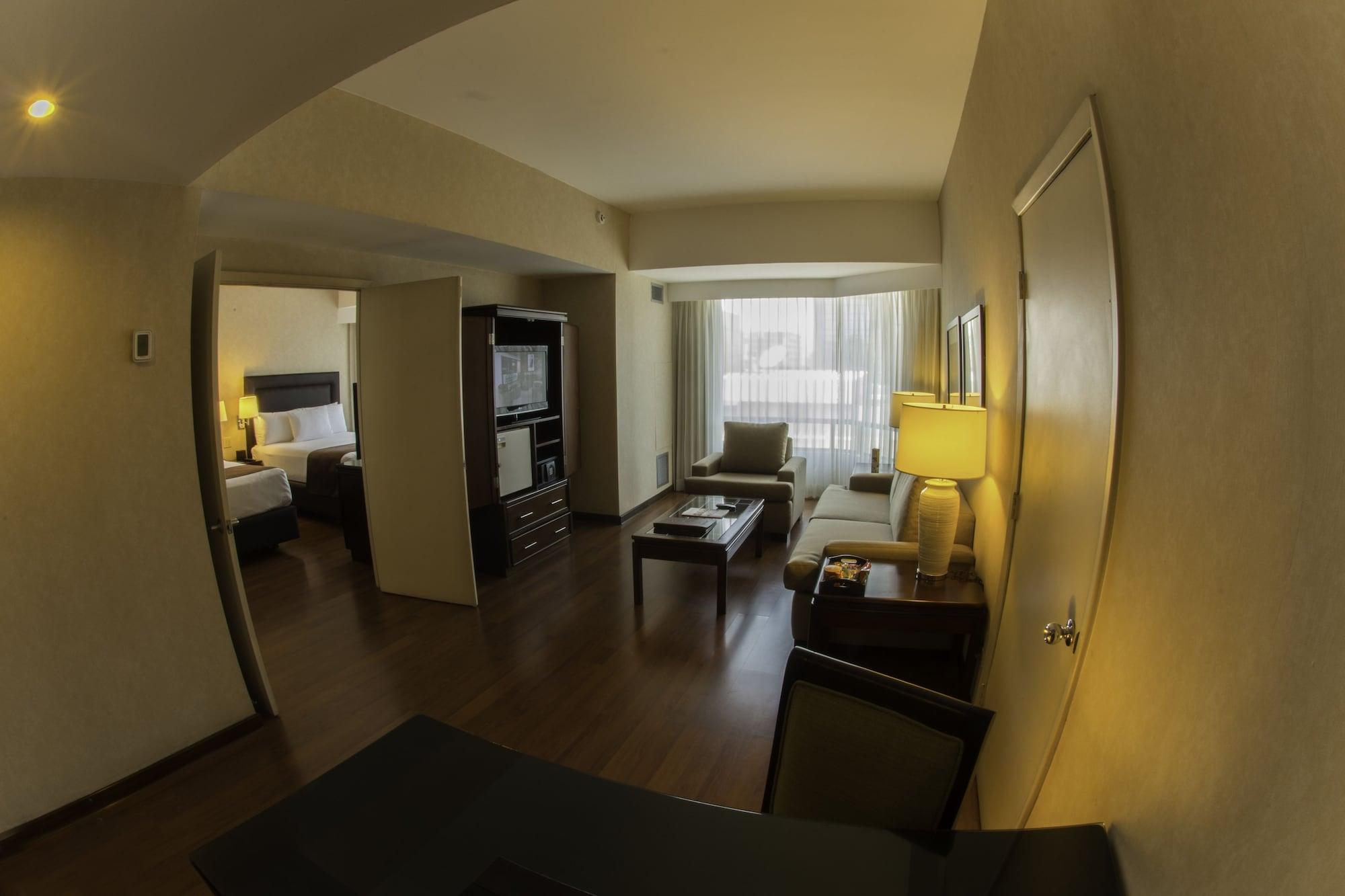 Clarion Suites Guatemala City Eksteriør bilde A typical two-bedroom suite