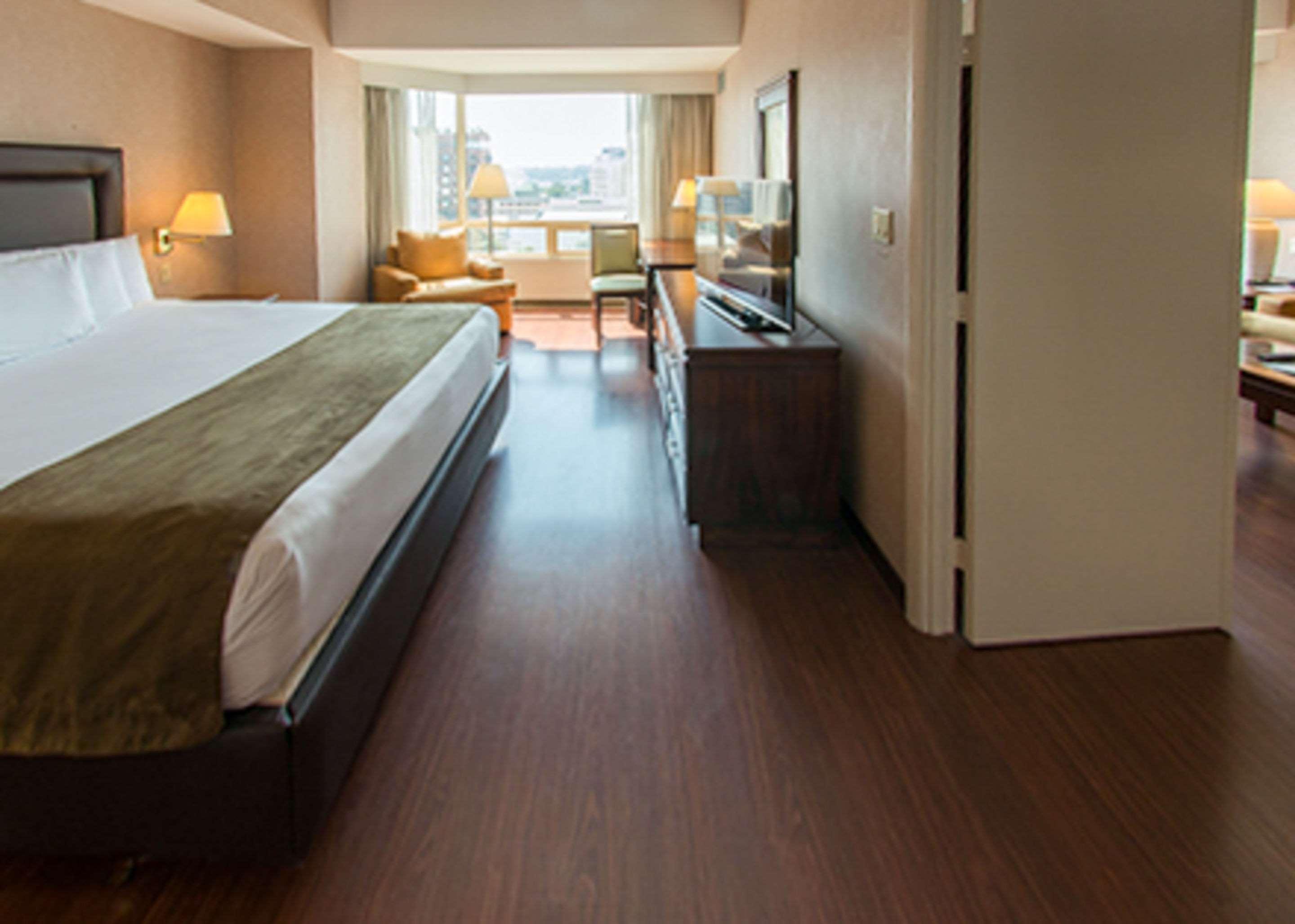 Clarion Suites Guatemala City Eksteriør bilde A room at the hotel